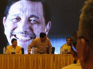Luhut di Rapimnas Golkar: Pikirkan Rakyat, Jangan Cuma Uang