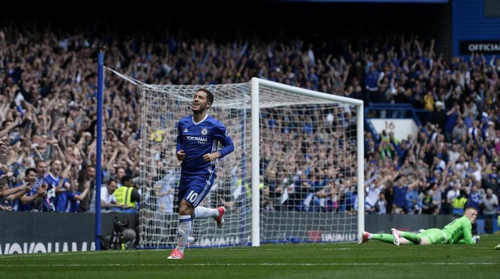 Barca Membidik Hazard, Conte: Dia Bahagia di Chelsea