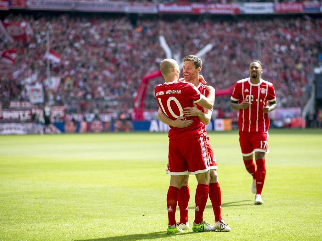Pujian Ancelotti di Ujung Karier Lahm dan Alonso Pujian Ancelotti di Ujung Karier Lahm dan Alonso
