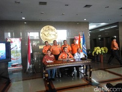 192 Penumpang Selamat Terjun ke Laut Saat KM Mutiara Terbakar