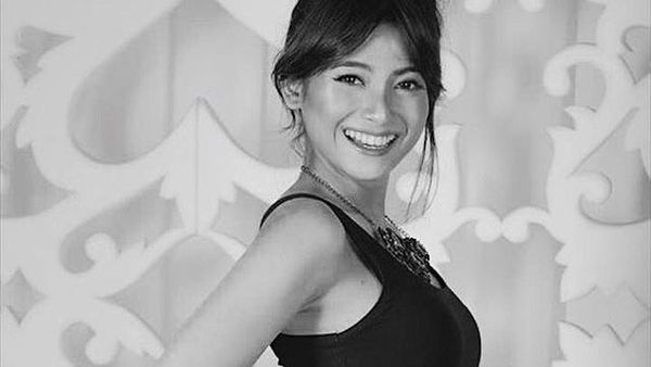 Hamil Muda, Acha Septriasa Pamer Perut Buncit