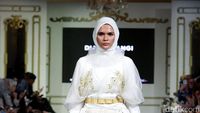 Foto: 25 Koleksi Terbaru Busana Muslim Dian Pelangi