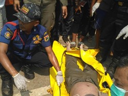 Seorang Pria Ditemukan Tewas Mengambang di KBT Duren Sawit