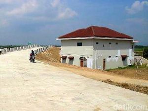 Ada Rumah Juragan Warteg, Jalan Tol Ini Dibuat Berbelok