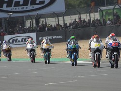 Crash Rombongan, Belasan Rider Moto3 Jatuh Berbarengan