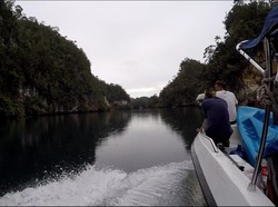 Jangan Iri Sama Para Pencari Kayu di Raja Ampat