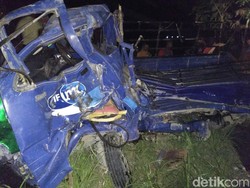 Mobil Pick Up Tersambar KA Argo Bromo di Blora