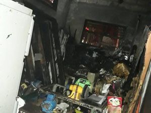 Gudang Sebuah Rumah Terbakar di Cipayung