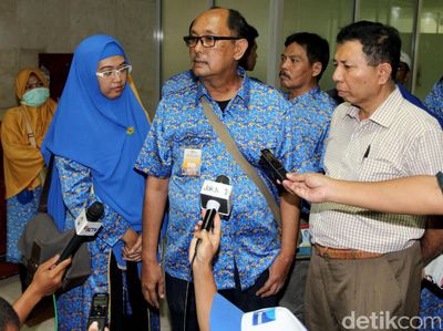 Calon Jemaah Umrah First Travel Datangi DPR