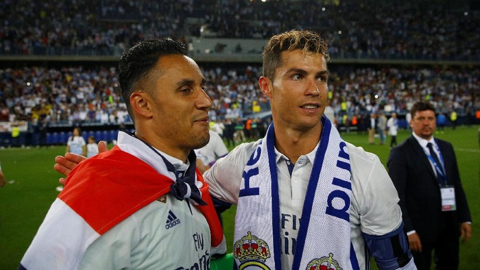 Kepala Plontos Keylor Navas