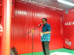 Djarot Resmikan Loksem Kuliner Nasi Kapau Kramat di Jakpus