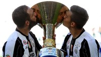 2. Rangkaian enam titel beruntun di liga juga sudah dimiliki oleh Juventus di Serie A Italia (2012-17, masih berjalan). Juventus bahkan berpeluang menambah satu ke rangkaian tersebut jika berhasil meraih Scudetto musim ini. (Foto: Reuters)