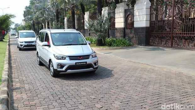 Wuling Confero S, MPV Wuling