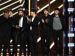 Selain AMA, BTS Juga akan Tampil di Jimmy Kimmel Live! Selain AMA, BTS Juga akan Tampil di Jimmy Kimmel Live!