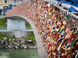 Hamish Daud dan Gembok Cinta