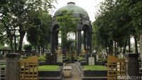 Potret Mausoleum Megah yang Tersembunyi di Petamburan
