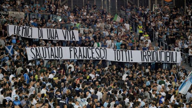Dari <I>Fans</I> Lazio untuk Francesco Totti si 'Musuh Terbaik'