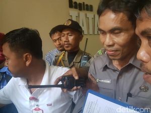 Kejati Banten Tahan Kabiro Infrastruktur Tersangka Korupsi APBD Kejati Banten Tahan Kabiro Infrastruktur Tersangka Korupsi APBD