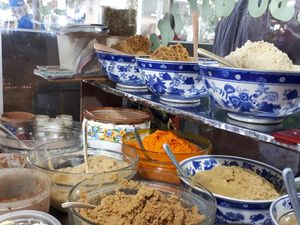 Sebelum Belanja untuk Ramadan, Cek Dulu Harga Ayam hingga Bumbu Giling di Pasar Ini Sebelum Belanja untuk Ramadan, Cek Dulu Harga Ayam hingga Bumbu Giling di Pasar Ini