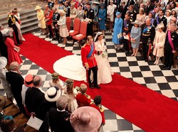 Kisah Cinta Rakyat Biasa dengan Keluarga Kerajaan