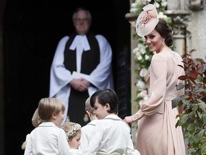 Foto: 13 Momen Manis Kate Middleton dan Anak-anak di Pernikahan Pippa Middleton