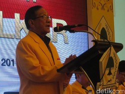 Akbar Tandjung Minta Golkar Buktikan Kesolidan di Pilkada 2018