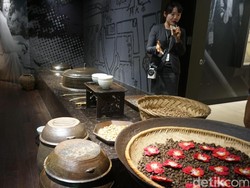 Asyiknya Foto-foto Hingga Dapat Lipstik Gratis di Pabrik Kosmetik Korea