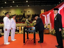 Lantik Anak Jadi Bupati, Alex Minta Dodi Penuhi Janji Kampanye