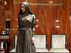 Koleksi Ramadan 2017 Norma Hauri, Gaun Edgy dengan Sentuhan Dramatis