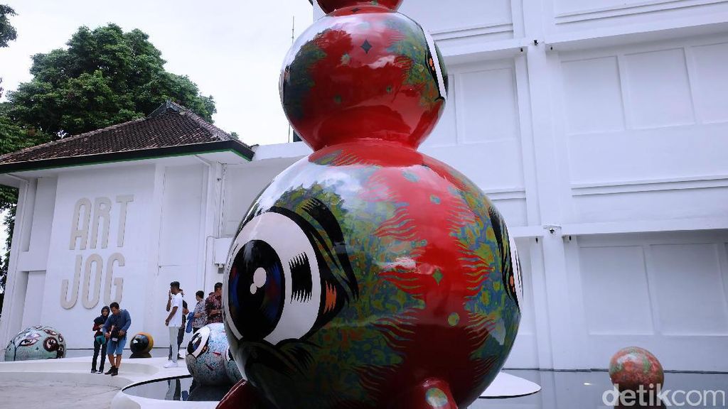 Intip Bola Mata Wedhar Riyadi di Art Jog 10 Intip Bola Mata Wedhar Riyadi di Art Jog 10
