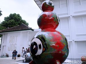 Intip Bola Mata Wedhar Riyadi di Art Jog 10