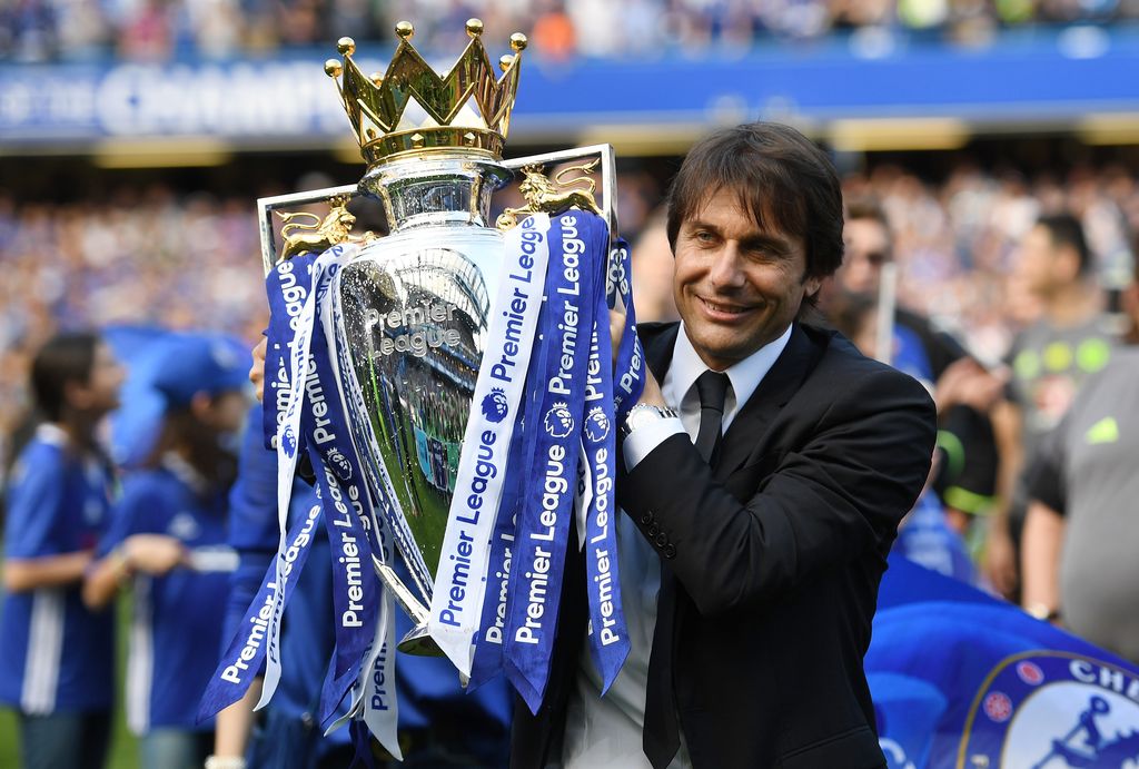 Antonio Conte LONDON, ENGLAND - MAY 21: Antonio Conte, Manager of Chelsea holds the trophy following the Premier League match between Chelsea and Sunderland at Stamford Bridge on May 21, 2017 in London, England. (Photo by Shaun Botterill/Getty Images)