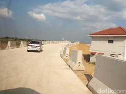 Pantauan Drone Gerbang Tol Kaligangsa Siang Ini