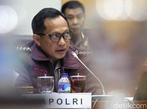 Kapolri: Ada Komunikasi Bomber Kampung Melayu dengan Bahrun Naim Kapolri: Ada Komunikasi Bomber Kampung Melayu dengan Bahrun Naim