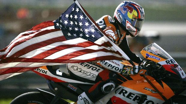 Nicky Hayden menjadi juara MotoGP di tahun 2006.