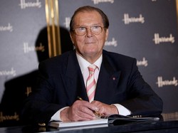 Roger Moore, James Bond Ketiga yang Berpulang Lebih Dulu