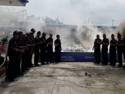 Jelang Ramadan, Miras Ilegal Senilai Rp 400 Juta Dimusnahkan