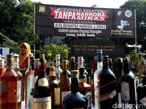 Kakak Beradik di Yogya Tewas Setelah Tenggak Miras Oplosan Kakak Beradik di Yogya Tewas Setelah Tenggak Miras Oplosan