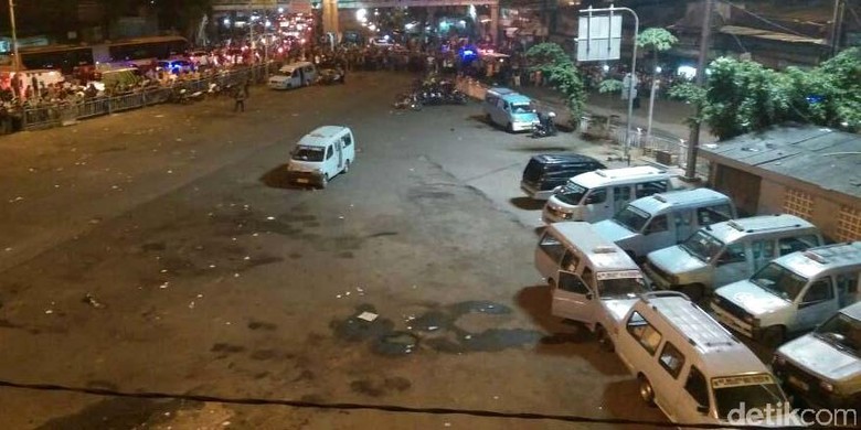 Astagfirullah. Sungguh Kejam. Bom Kampung Melayu Menewaskan 2 Orang, Salah Satunya Adalah Polisi. 