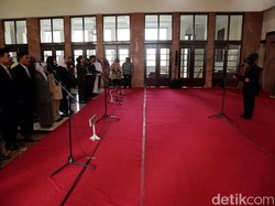 Lantik 22 Pejabat, Risma Minta Bekerja dengan Ikhlas