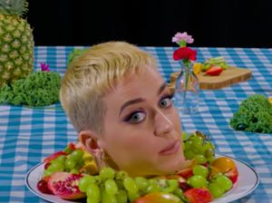 Mengintip Proses Perebusan Badan Katy Perry di Klip Bon Appetit