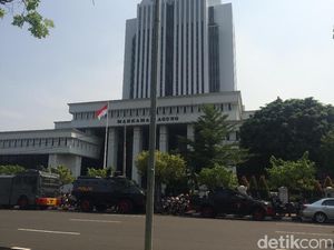 Mengemuka Kritik soal MA yang Kini Dijaga Tentara Mengemuka Kritik soal MA yang Kini Dijaga Tentara