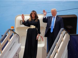 Foto: 11 Penampilan Stylish Melania Trump Saat Kunjungan Kenegaraan Pertama Foto: 11 Penampilan Stylish Melania Trump Saat Kunjungan Kenegaraan Pertama
