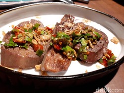 Bebek Betutu dan Lidah Sapi Bakar Autentik Indonesia Bisa Dicicip di Kaum Jakarta