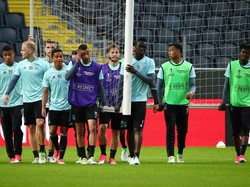 Pasukan Muda Ajax Diminta Jangan Demam Panggung