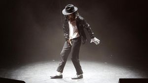 Sosok Michael Jackson Bangkit