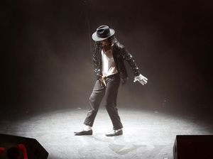 Sosok Michael Jackson Bangkit