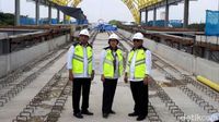Kompak Berbaju Putih, 3 Menteri Jokowi Tinjau LRT Palembang