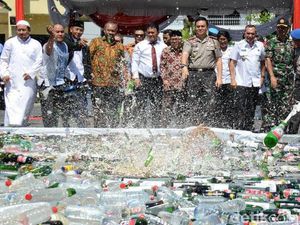 10 Ribu Botol Miras, Ratusan Gram Beragam Jenis Narkoba Dimusnahkan 10 Ribu Botol Miras, Ratusan Gram Beragam Jenis Narkoba Dimusnahkan