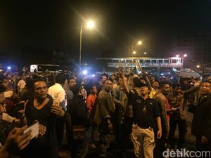 Ada Ledakan di Terminal Kampung Melayu, Sirene Polisi Bersahutan di Semanggi